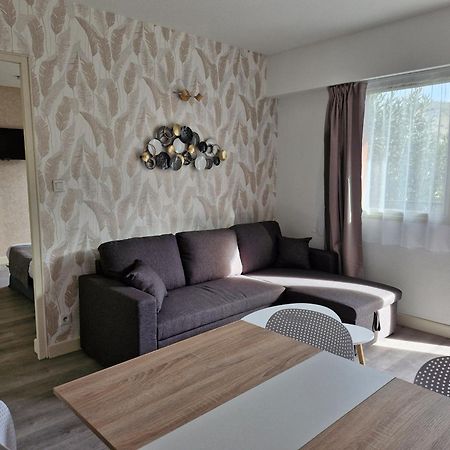 Hotel Le Vanseen Les Vans Exteriör bild