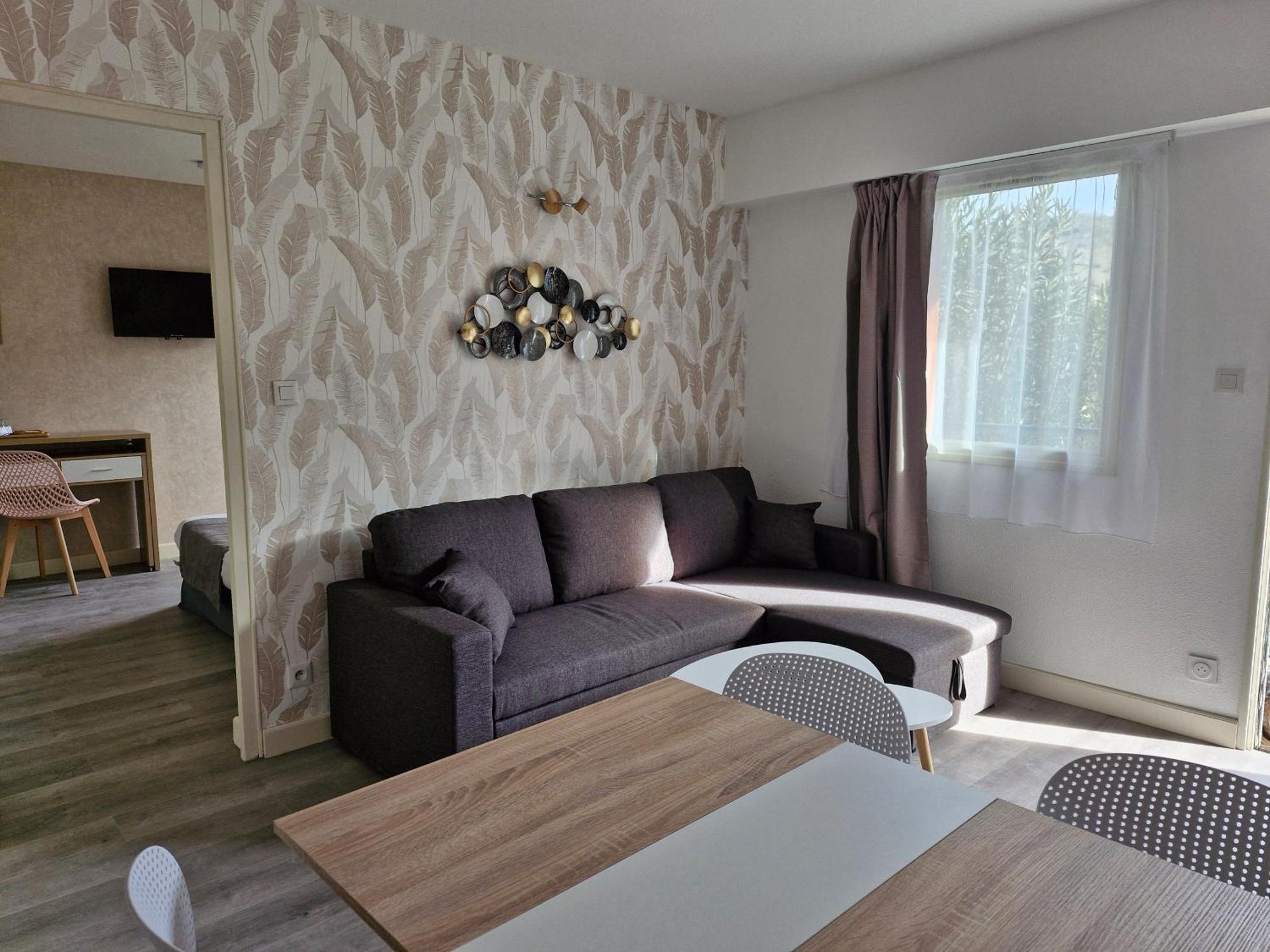 Hotel Le Vanseen Les Vans Exteriör bild
